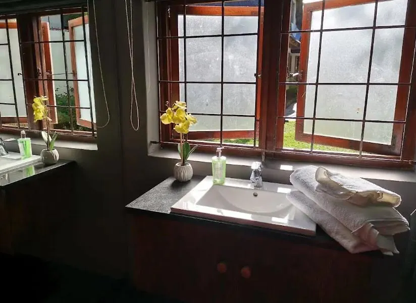 Mead, Pinelands Apartment Cape Town Homestay
