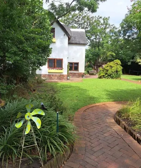 Mead, Pinelands Apartment Cape Town Homestay